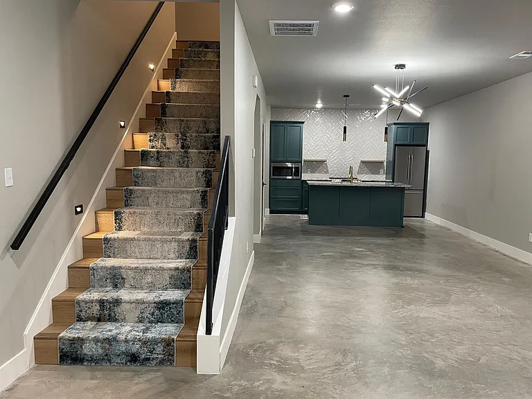 4220 Victoria Dr — Photo 2