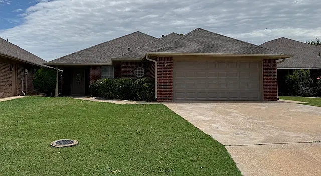 3 bed, 1937 sqft, $1,950 — Photo 1