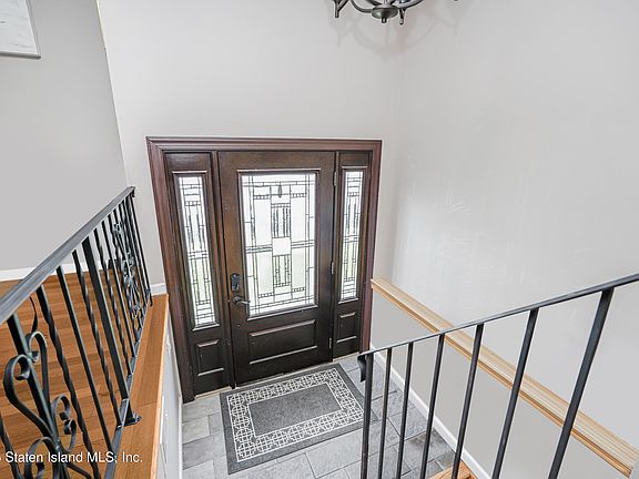 2nd image of 80 Valdemar Ave