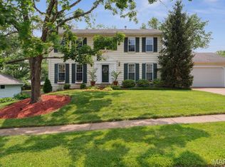 278 Oakleigh Woods Dr, Ballwin, MO