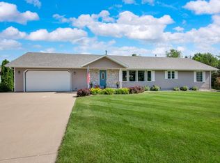 4020 Lindstrom Ln, Stevens Point, WI 54482