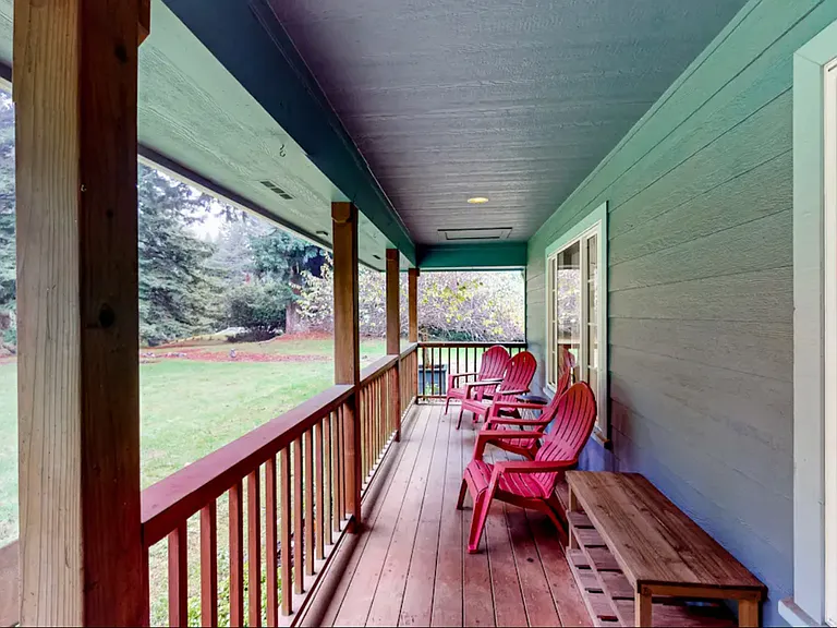 108 Hammer Ln — Photo 7