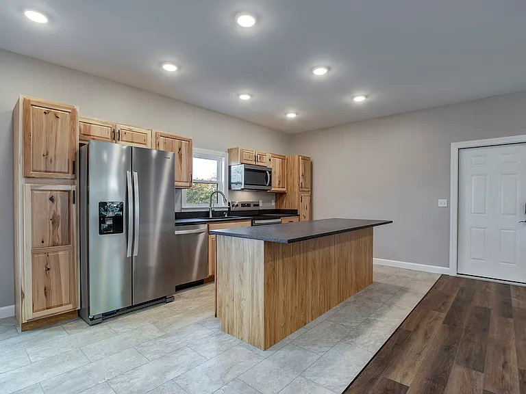 217 Kenneth St — Photo 15