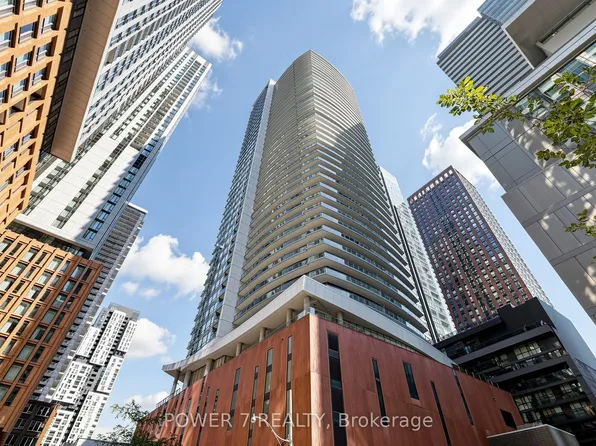 21 Widmer St Unit 4207, Toronto, ON M5V 0B8