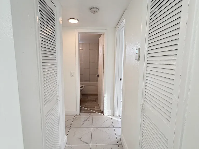 1860 SW 22nd St #8 — Photo 2