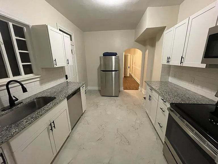 287 E Woodrow Ave — Photo 4