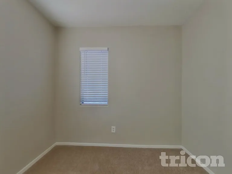 4660 E Laurel Ave — Photo 13