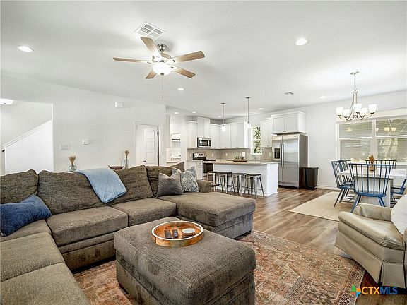 4th image of 660 Mockingbird Dr