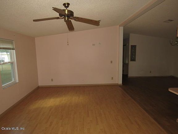 4th image of 527 Saint Andrews Blvd