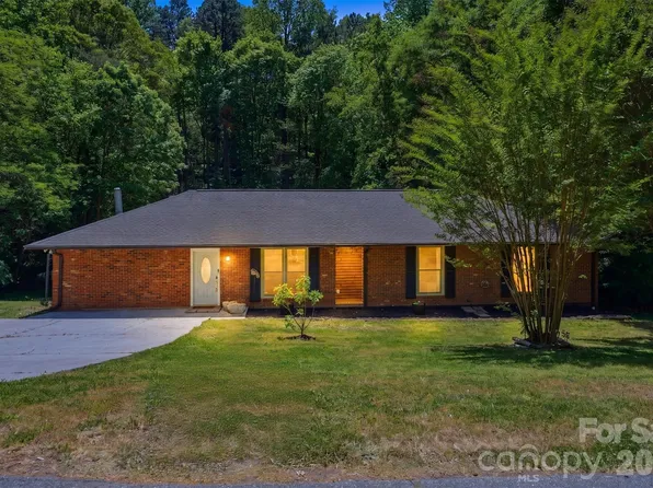 125 Mimosa Rd, Statesville, NC 28677