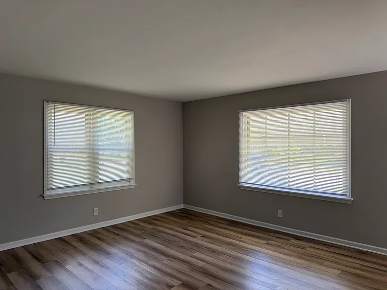 1240 Hickory Rd — Photo 6