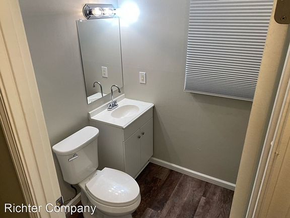 5th image of 3932 Camelot Dr SE