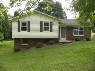 110 Lowell St, Lexington, NC 27295