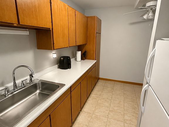 4th image of 1501 E 1st St #7