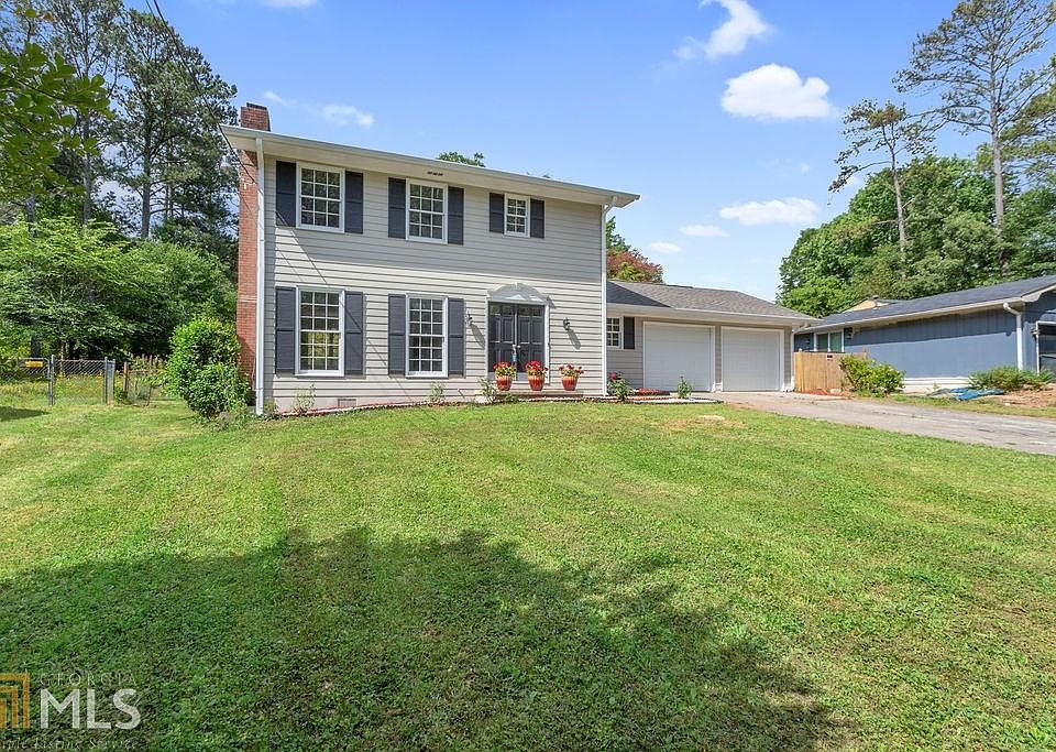 1st image of 323 Cindy Dr SE