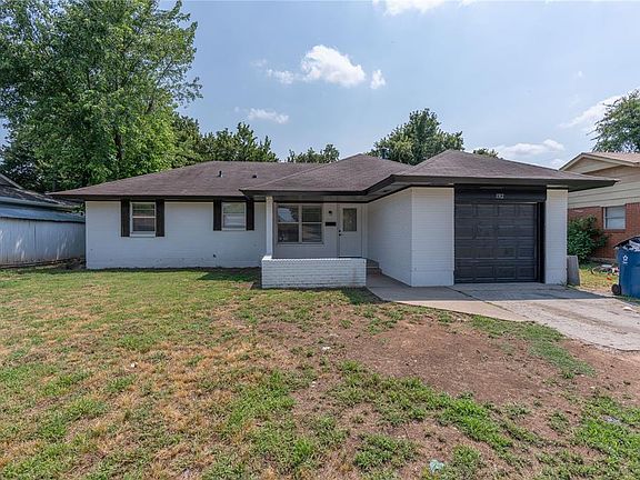 4th image of 1312 Hickory Ln