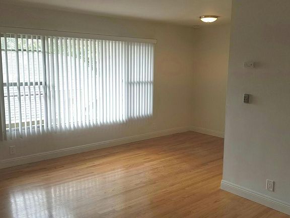 3rd image of 330 Orizaba Ave APT 4