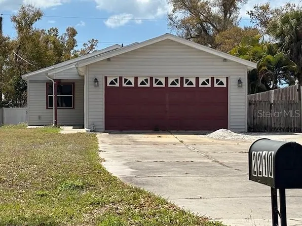 2210 Woodmere Rd, Venice, FL 34293