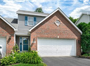 955 Breton Ct, Batavia, IL 60510