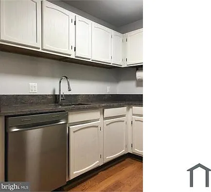 2 bed, 1076 sqft, $2,300 — Photo 4