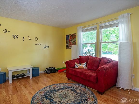 4th image of 689 Hile Ln