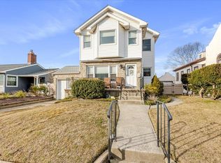 621 W Penn St, Long Beach, NY 11561