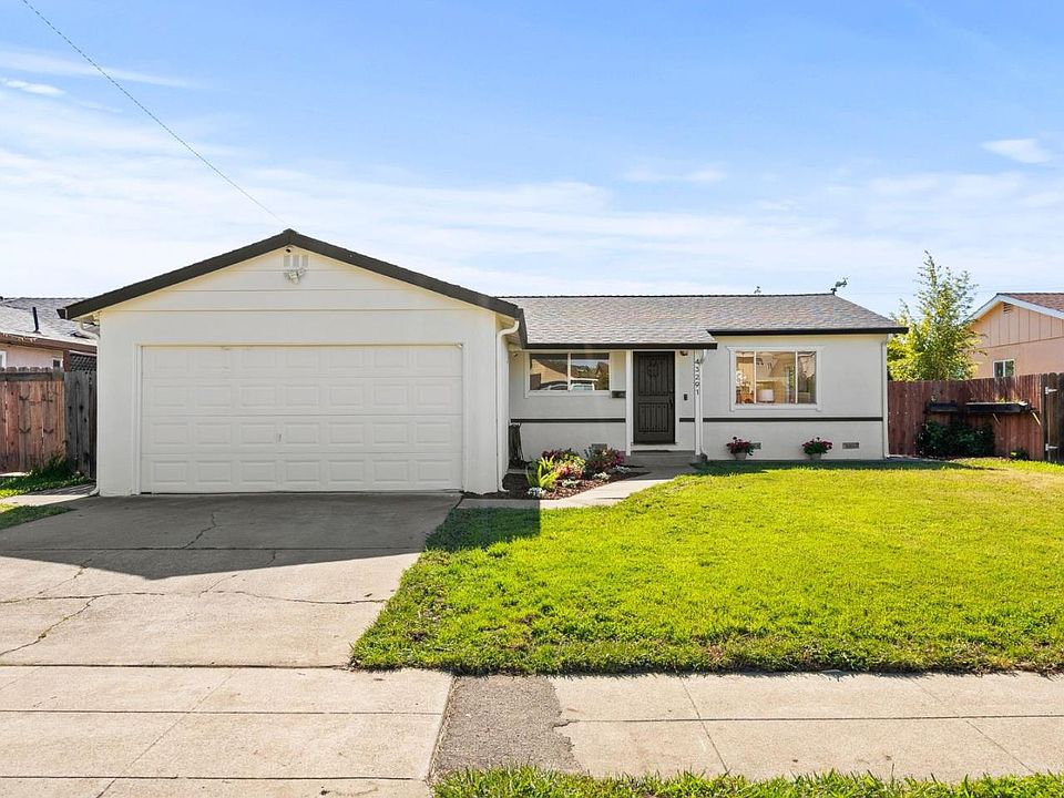 1st image of 43291 Cedarwood Dr