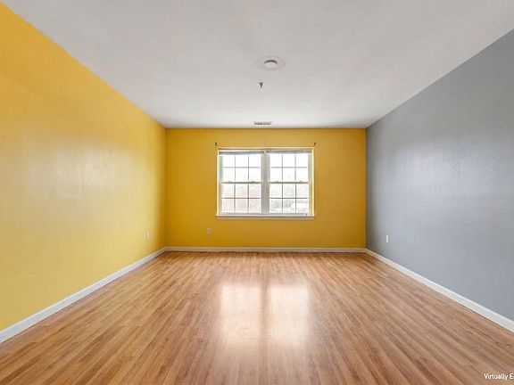 5th image of 223 Hildred Dr