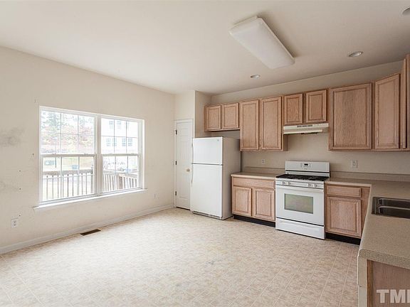 4th image of 4133 Lillington Dr