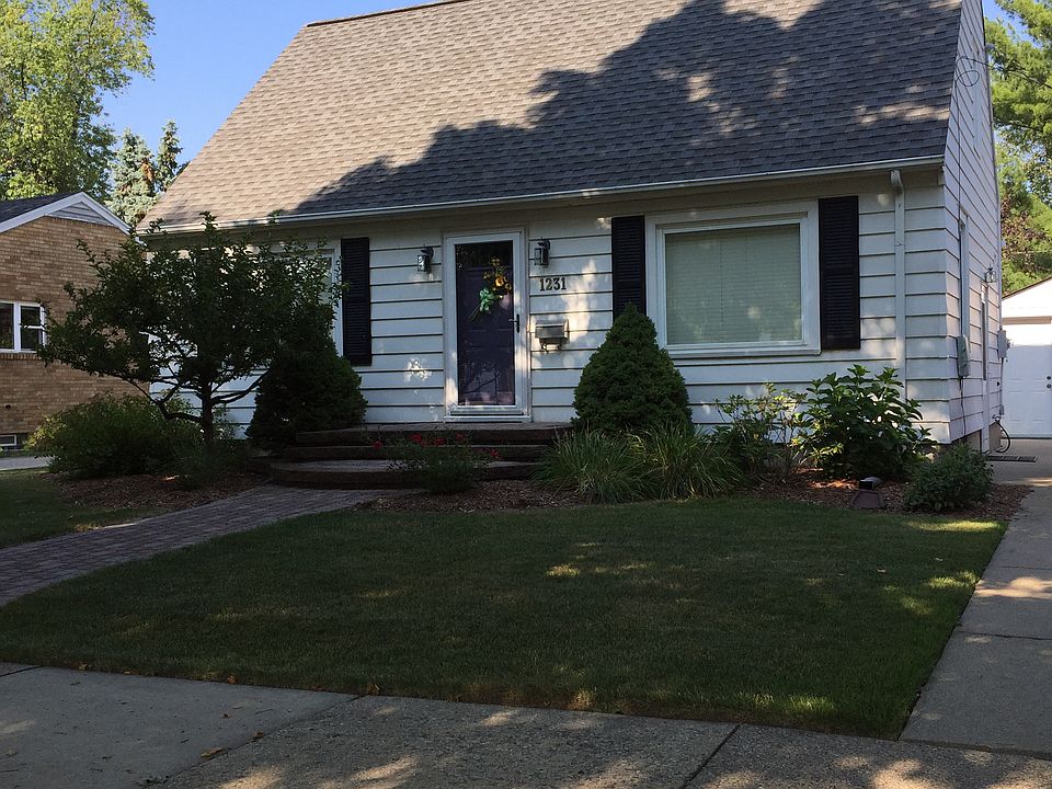 1st image of 1231 N Foster Ave
