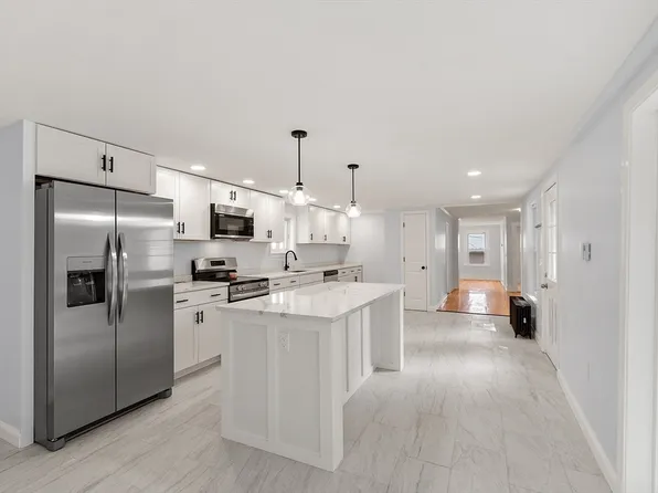 46 Maple St, Fitchburg, MA 01420