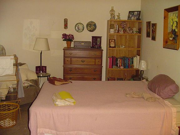 5th image of 610 Crestgate Pl