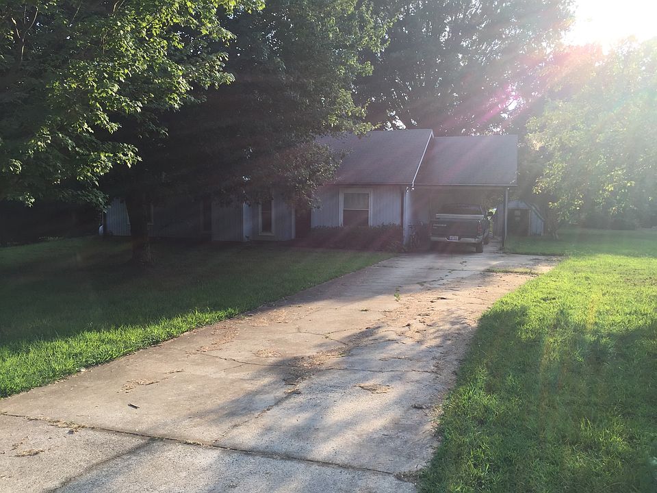 1st image of 328 Lakeshore Dr