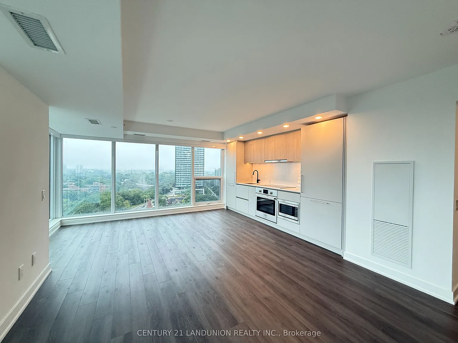 2 bed, $3,600 — Photo 4