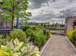 940 NW Naito Pkwy APT L1, Portland, OR