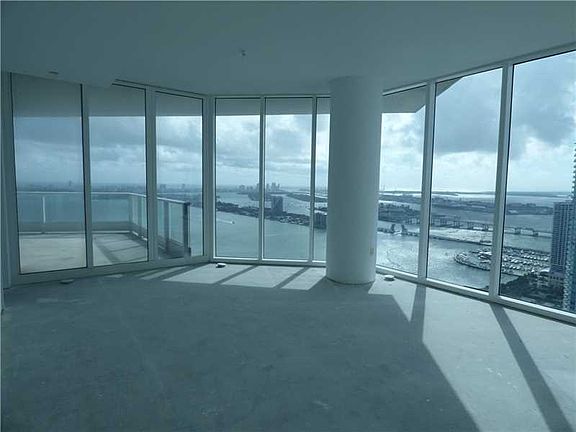 3rd image of 2020 Bayshore Dr #4202