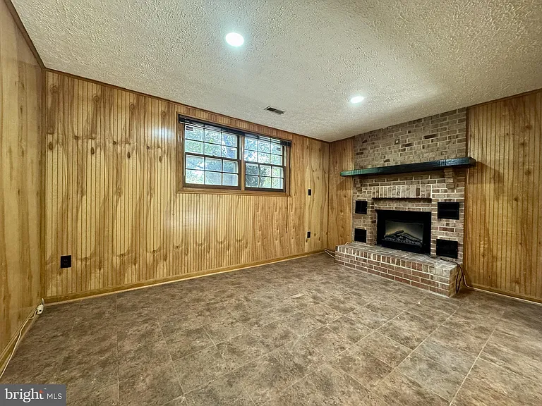 13413 Wisteria Dr — Photo 21