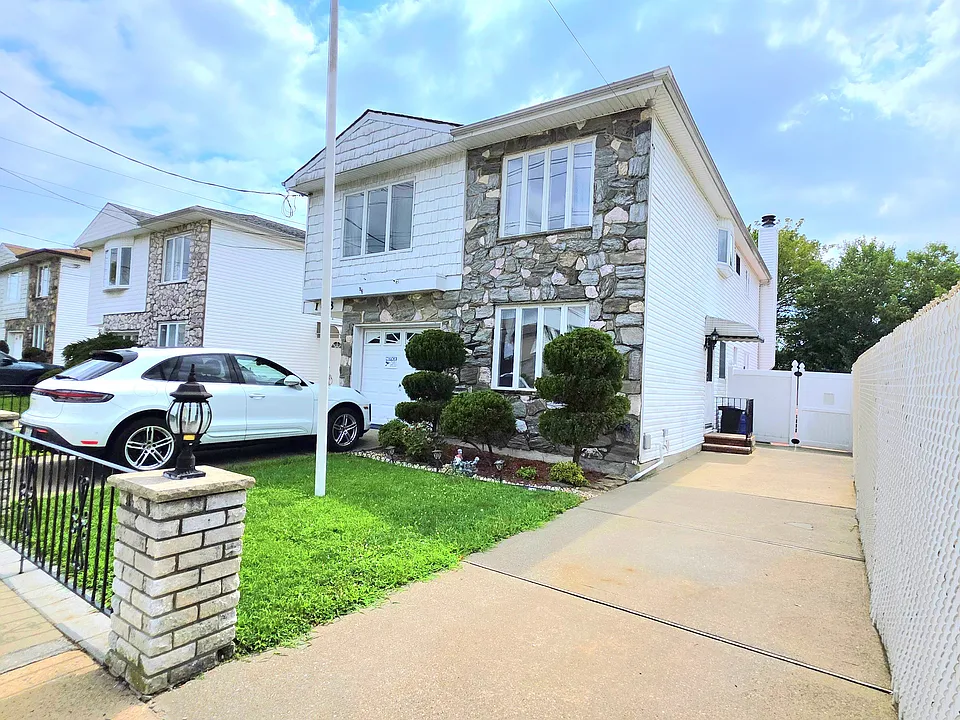 148 Slater Blvd #1