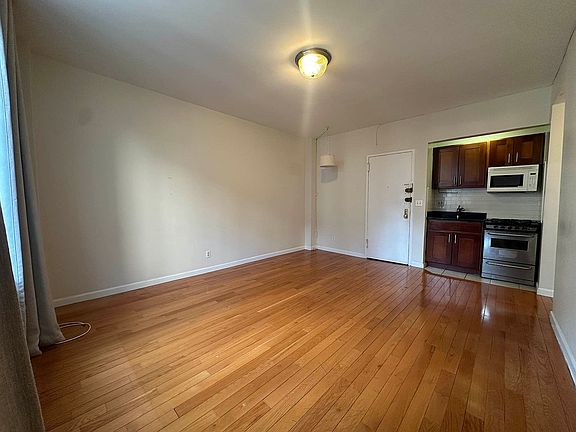 4th image of 11 E 32nd St APT 12A