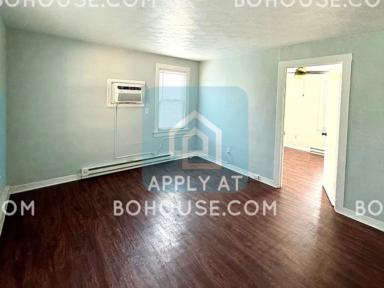 3014 McArthur — Photo 4