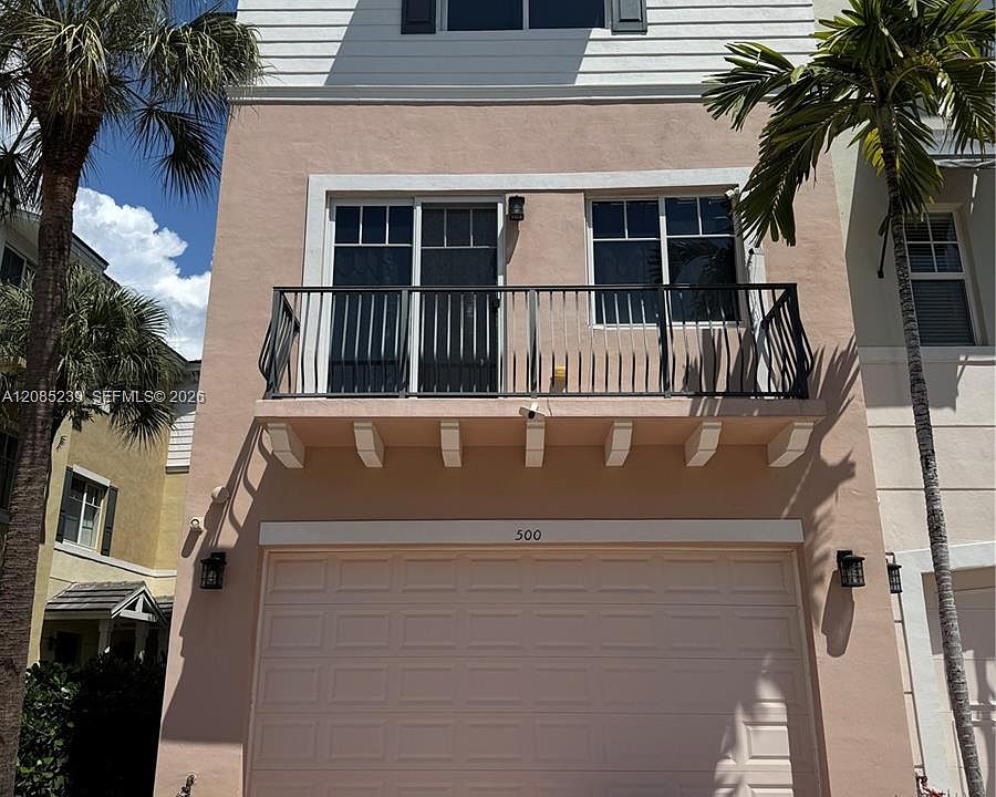 1st image of 500 NW 39th Cir