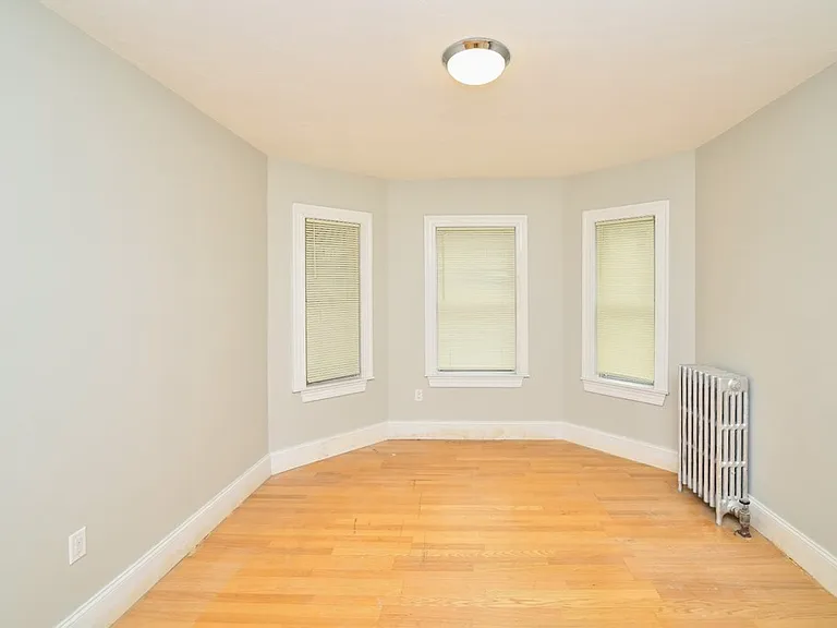 48 Evelyn St #1 — Photo 4