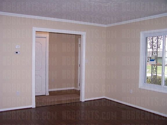 3rd image of 6486 Freeport Dr