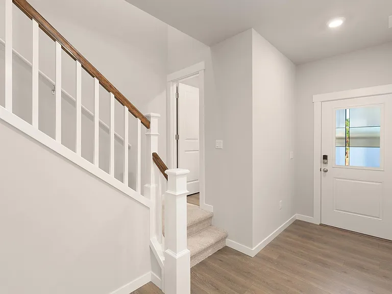11001 33rd St NE — Photo 1