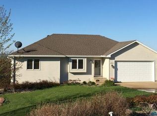 48289 N Hiawatha Pl, Canton, SD 57013