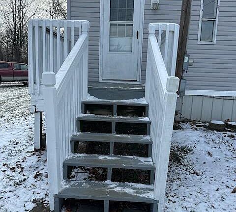 5th image of 421 Lewis Dr