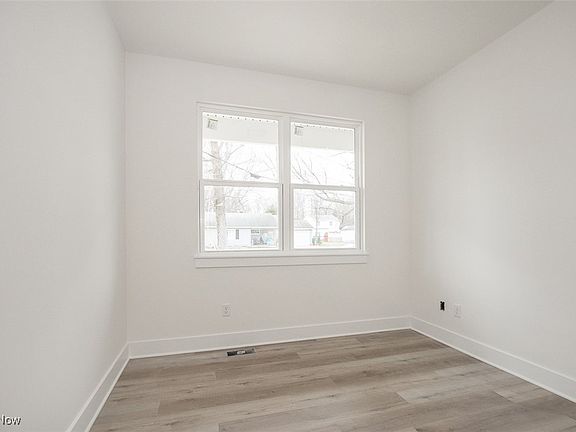 4th image of 5594 Grove Ave