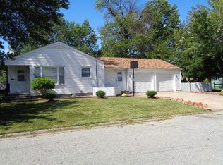 315 Suncrest Dr, Pittsburg, KS 66762