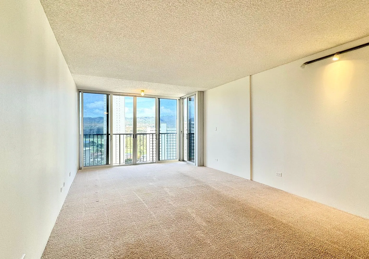 Century West 2 Bed 2 Bath Unit With 2 Parking Stalls In Salt Lake! — Photo 3