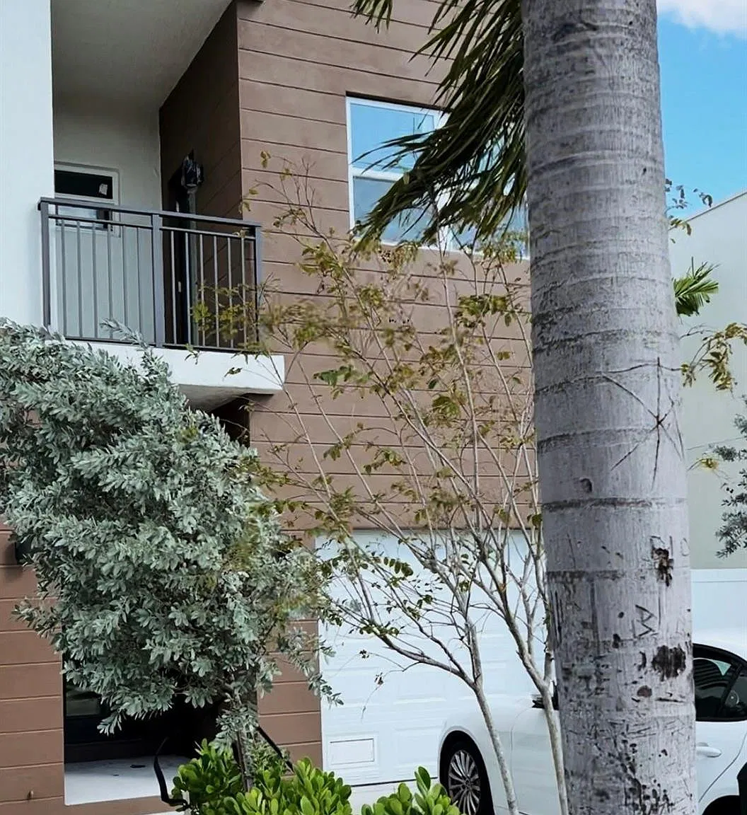 2 bed, 102.0 bath, 1260 sqft, $2,800 — Photo 1